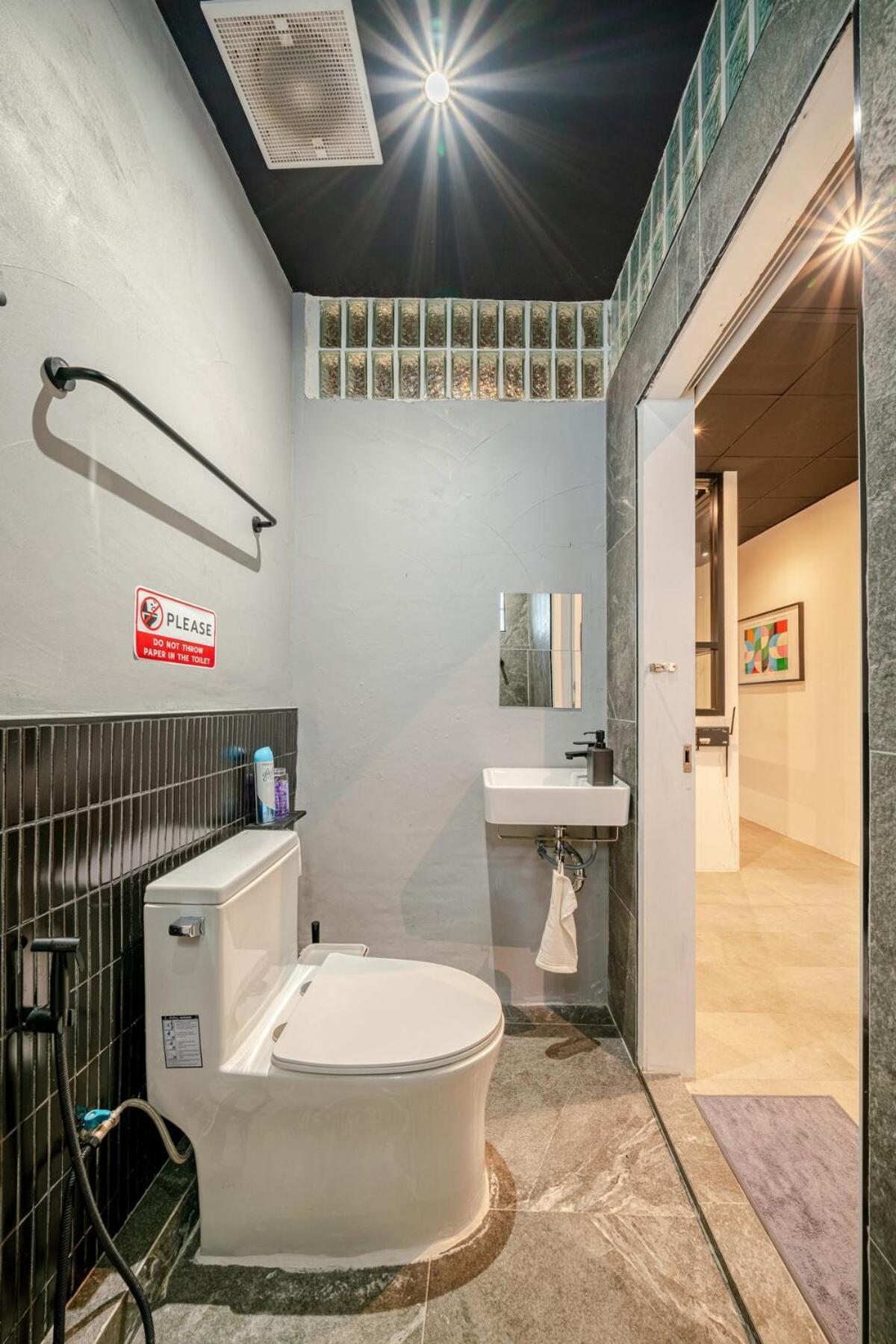 Rare Townhouse Perfect For Groups, 8 Mins To Train Holiday home *