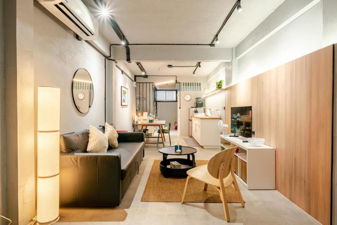 Rare Townhouse Perfect For Groups, 8 Mins To Train *